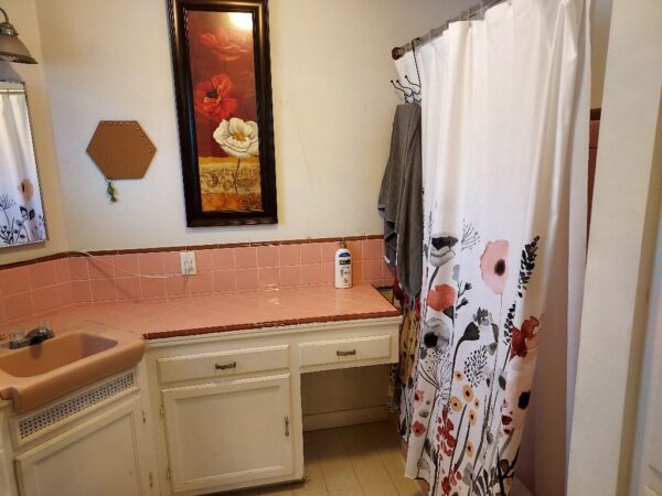 #8A Balcony 1 Bed/Bath with Full Kitchen (365' - $1,800) - Image 11