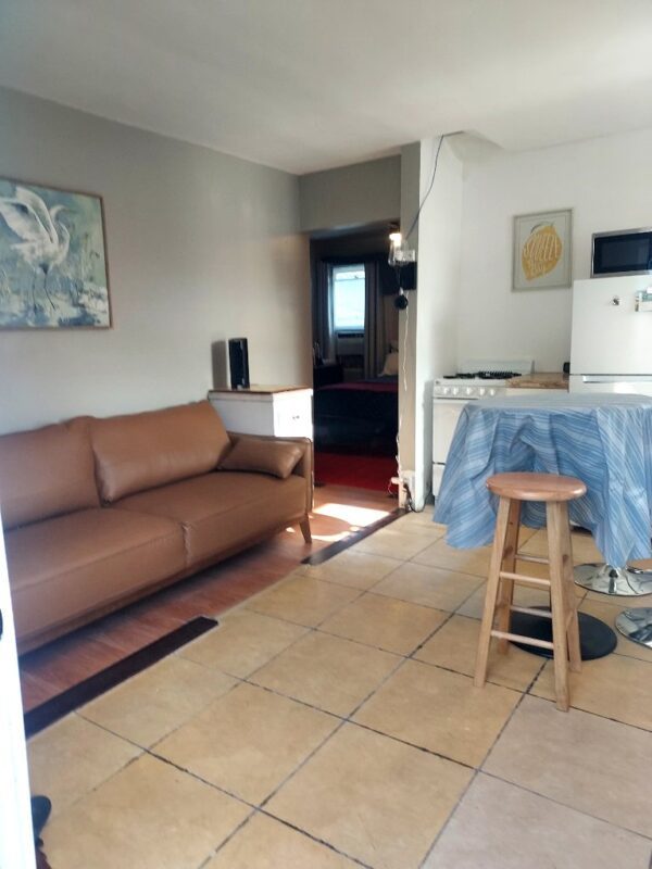 #8A Balcony 1 Bed/Bath with Full Kitchen (365' - $1,800) - Image 3